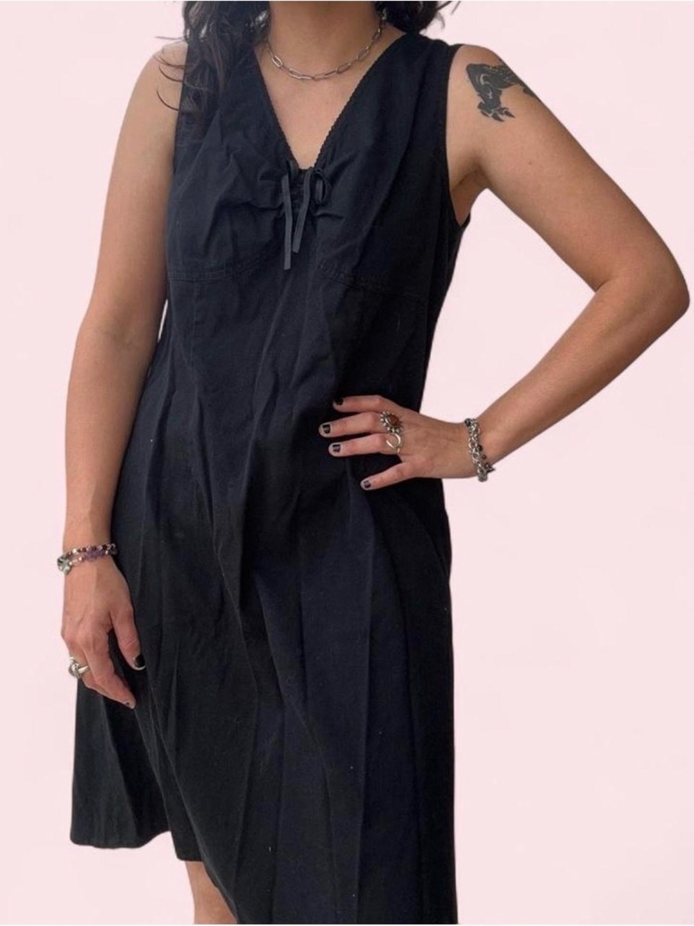 Sleeveless Black V-Neck Tie Front Dress